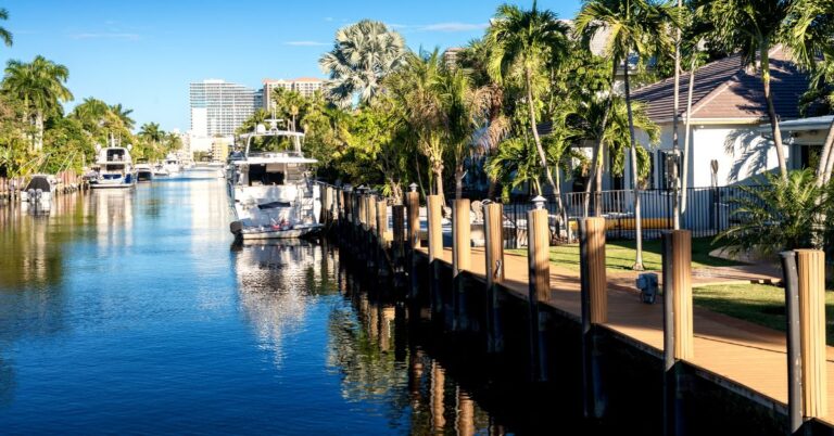 Fort Lauderdale Hollywood International Airport (FLL)